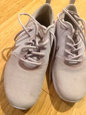 Pink Nike Tennis Shoes 9.5